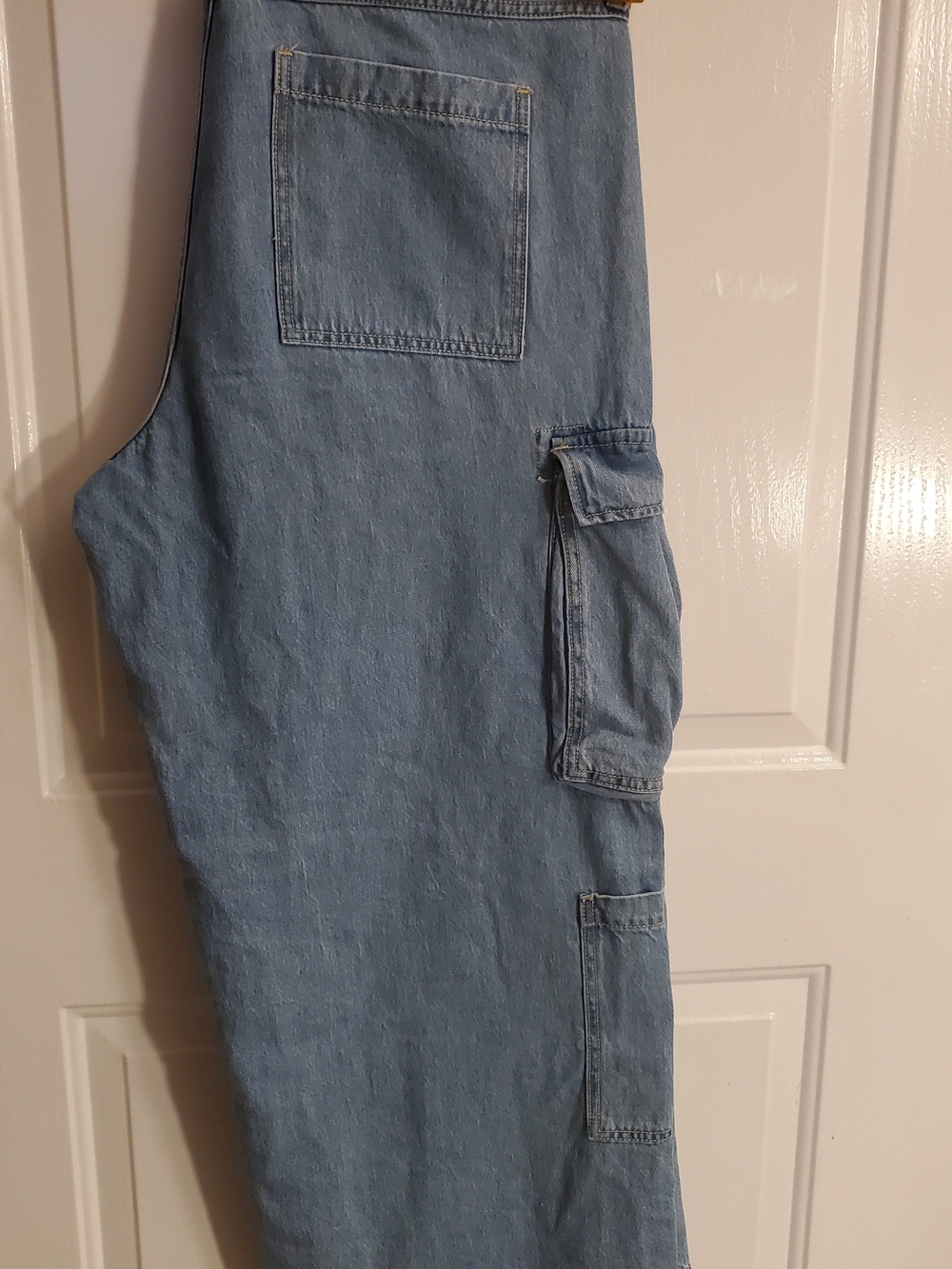Old Navy Wide Leg Drapey Fit Light Wash Denim Cargo Pants
